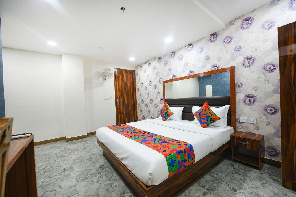 Fabhotel Mona Continental