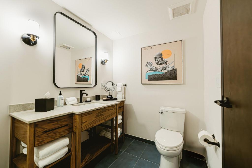 The Perry Hotel Naples