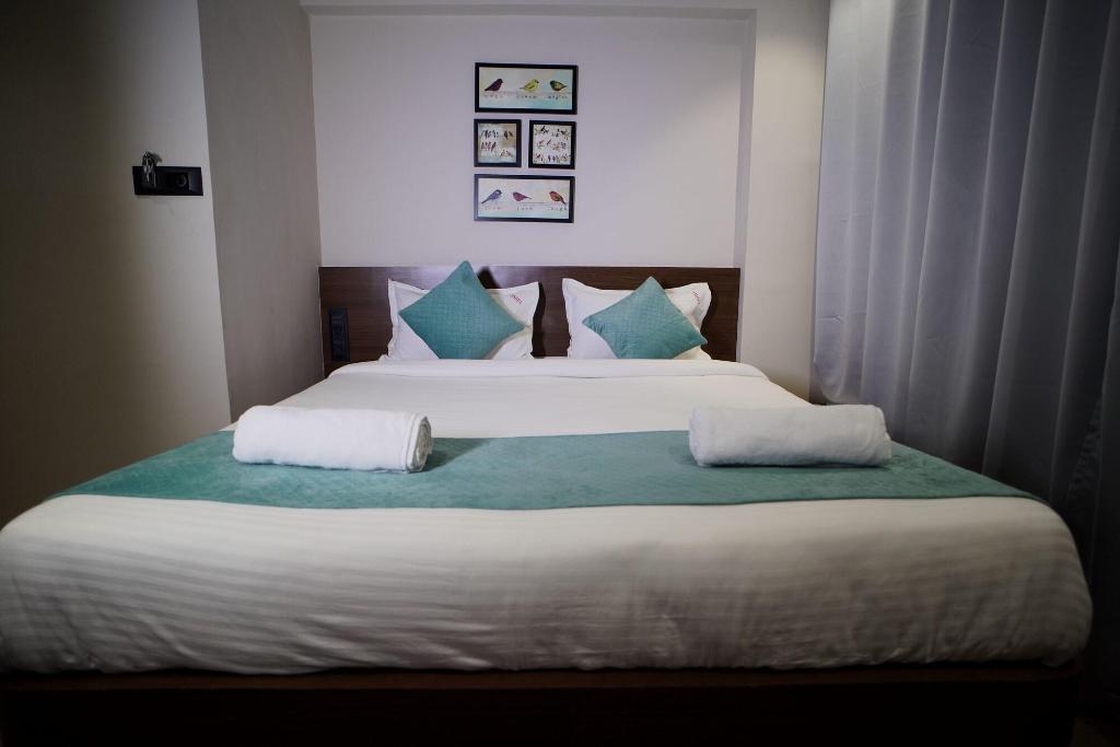Sunbright Rooms Residency Hotel