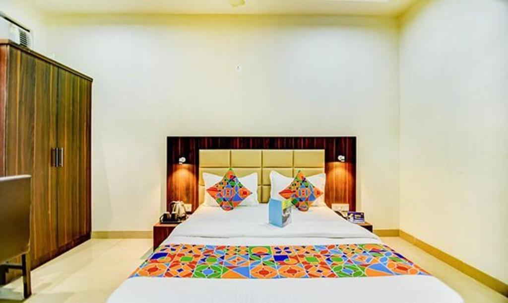 Fabhotel Solitaire Inn