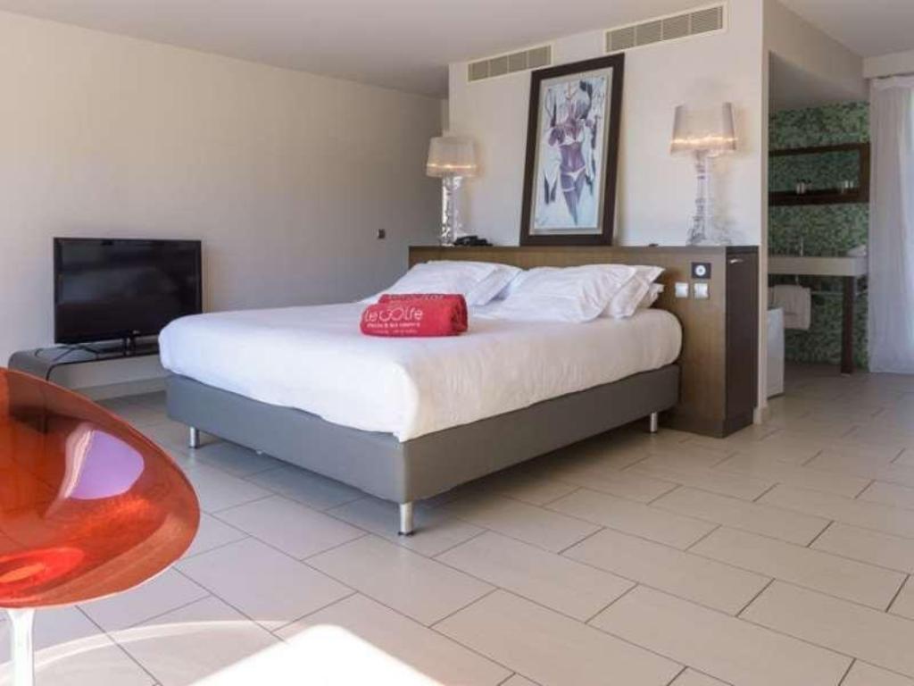 Le Golfe, Piscine & Spa Casanera