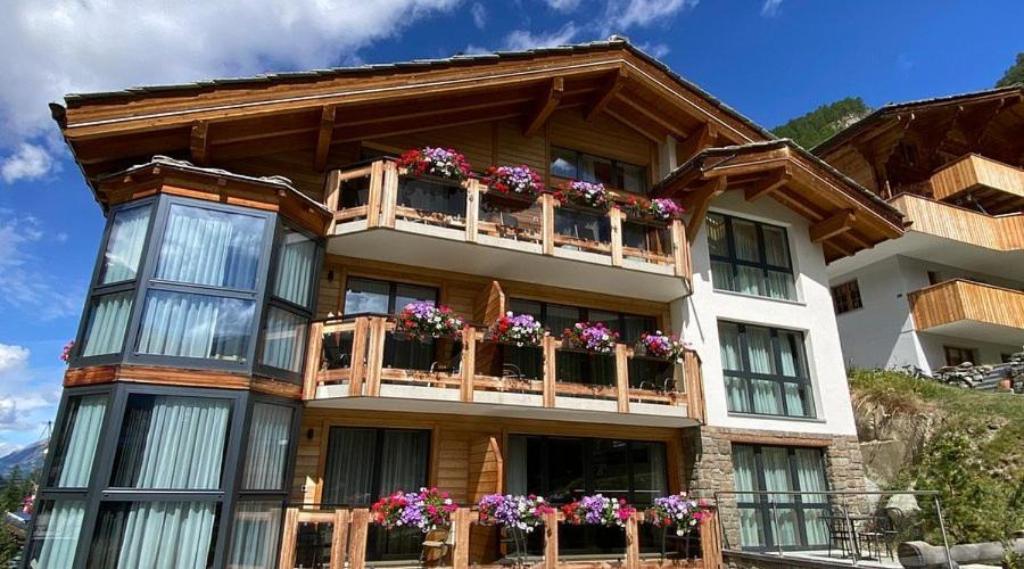 Panorama Ski Lodge