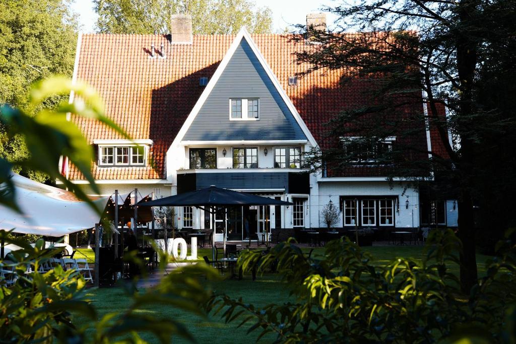 Hotel De Barones