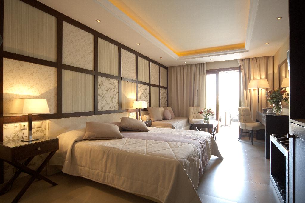 Theartemis Palace