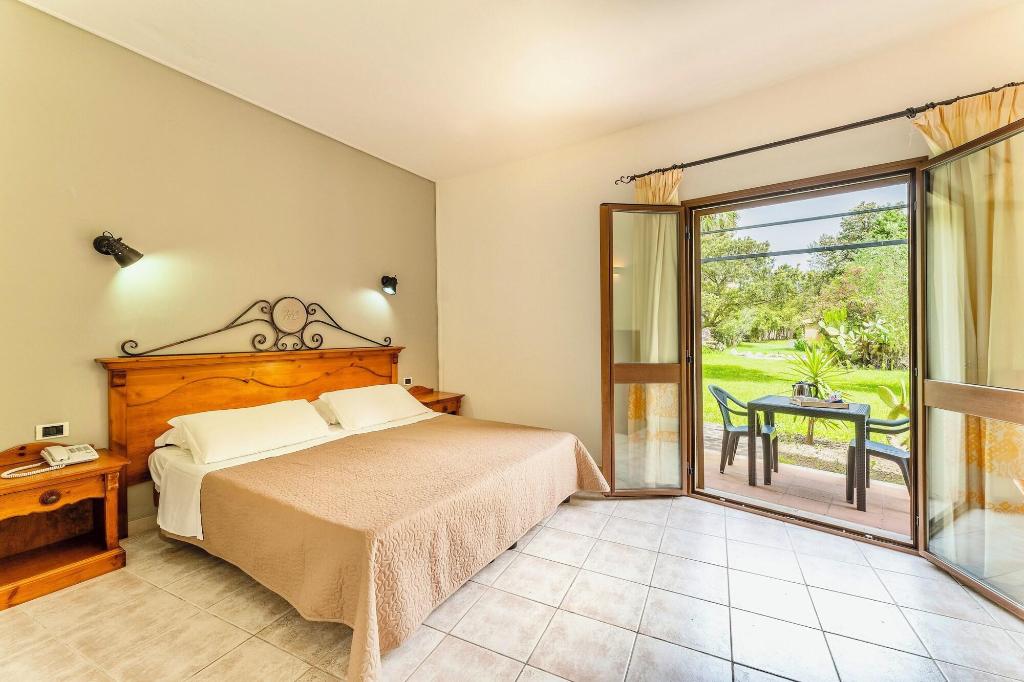Hotel With Swimming Pool In Arborea