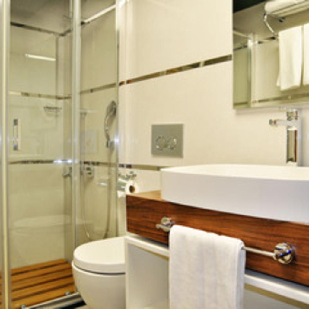 Avin Hotel Konak