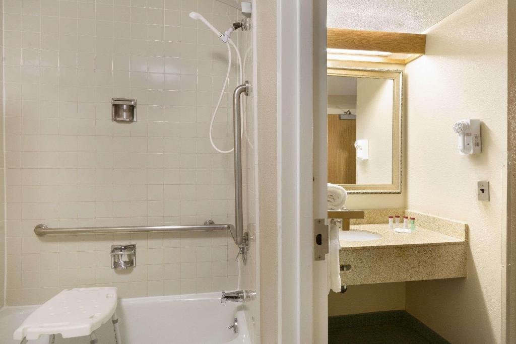 Ramada by Wyndham Raleigh