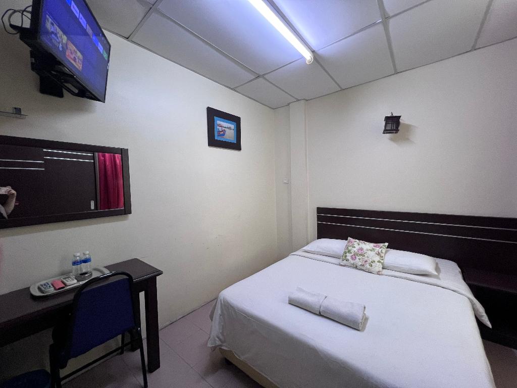 Seri Kemaman Inn, Chukai Terengganu By Zuzu