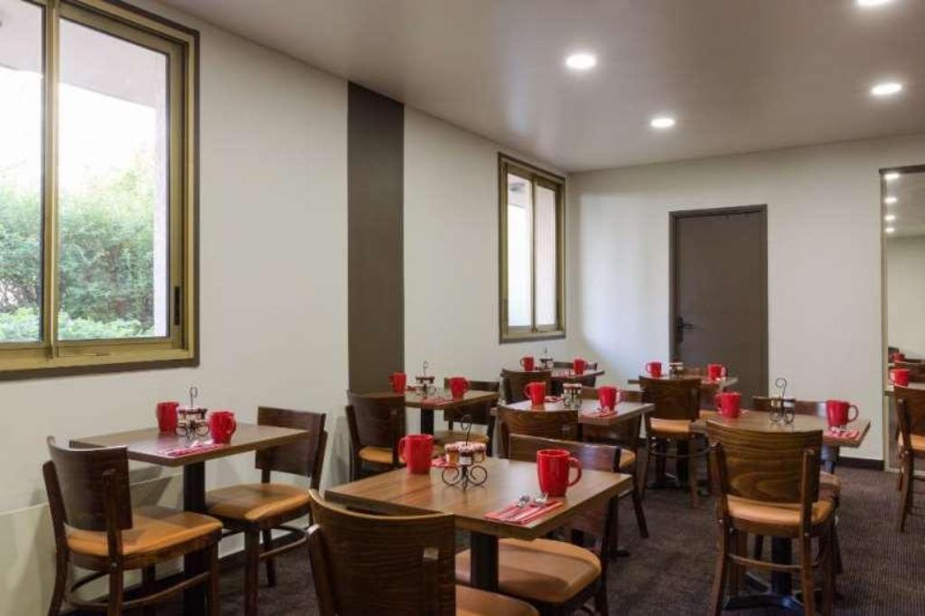 Hotel Le Cardinal Rueil Centre, Frankreich, Rueil-Malmaison. Großes 2