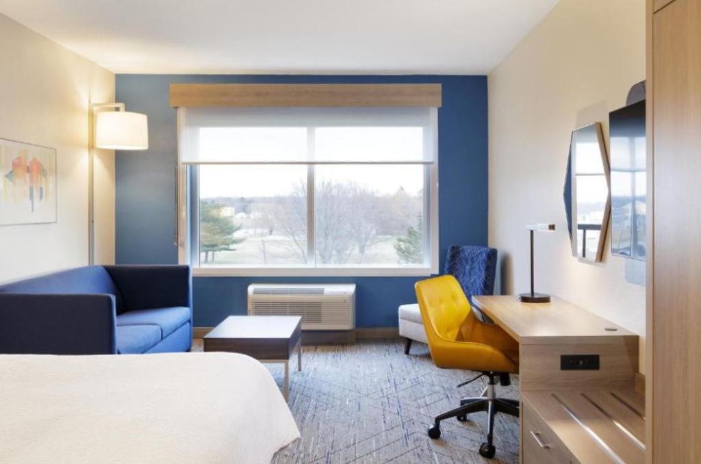 Holiday Inn Express & Suites Waco Downtown