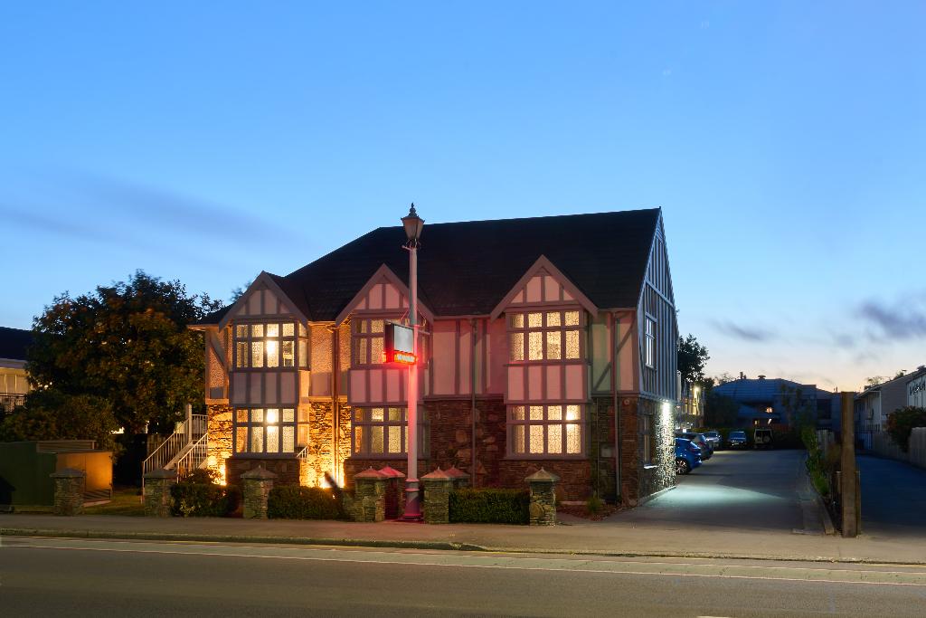 The Elmwood Motel