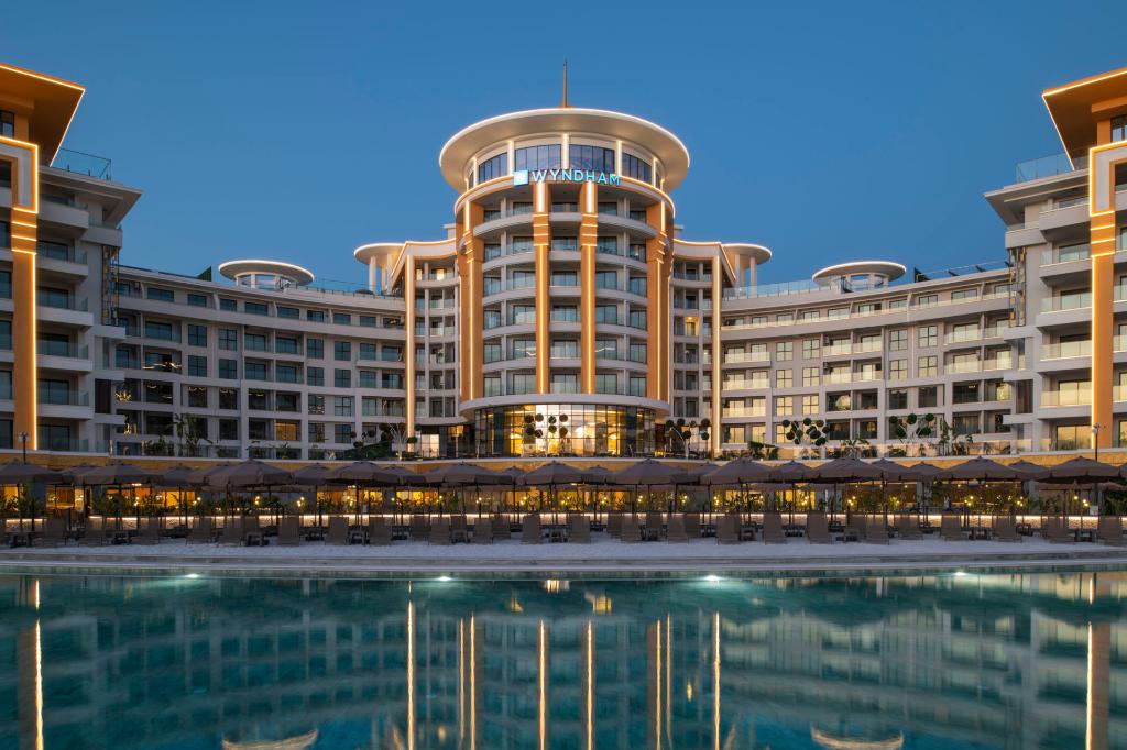 AZURA WORLD HOTEL 5*