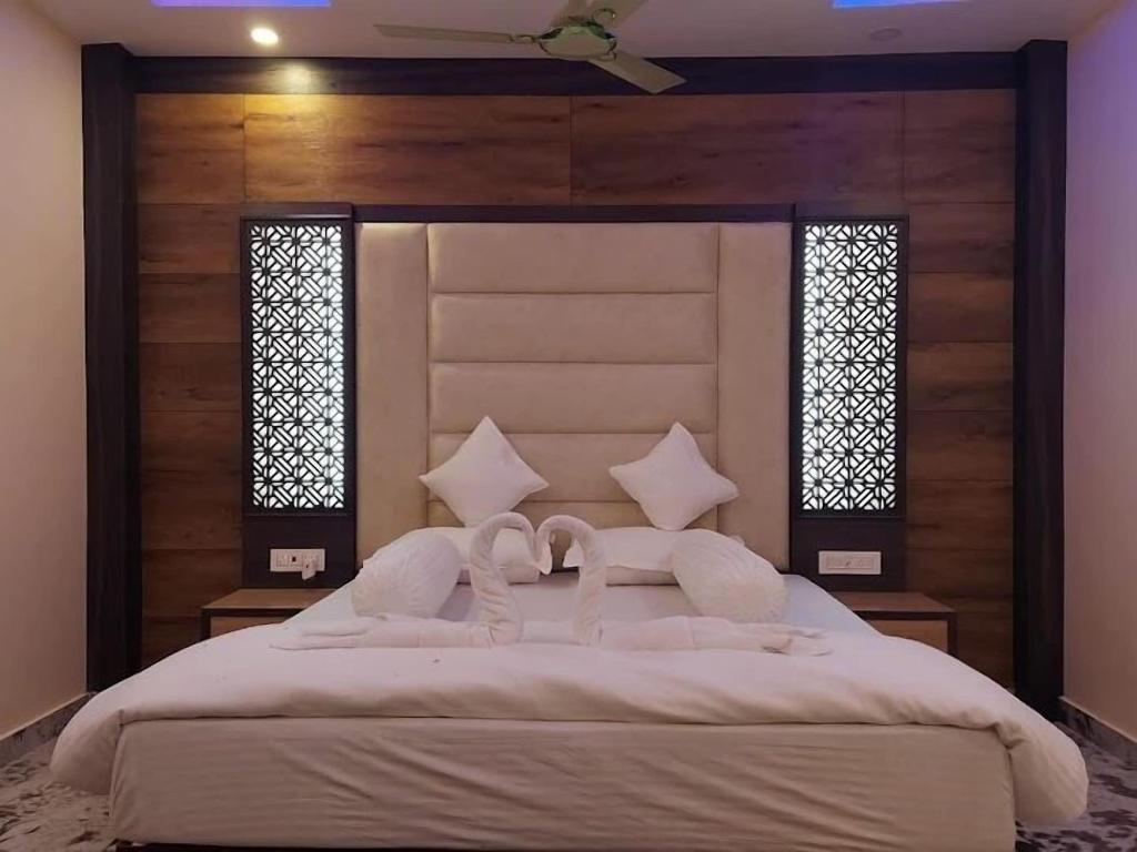 Llyods Beach Resort