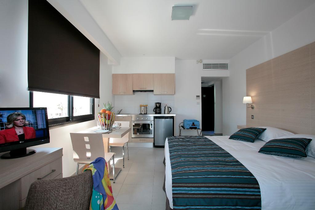 Anemi Hotel & Suites