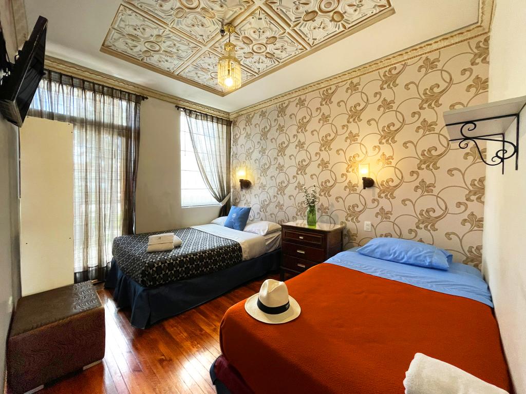 Hotel Azul De La Plaza By Chat Noir