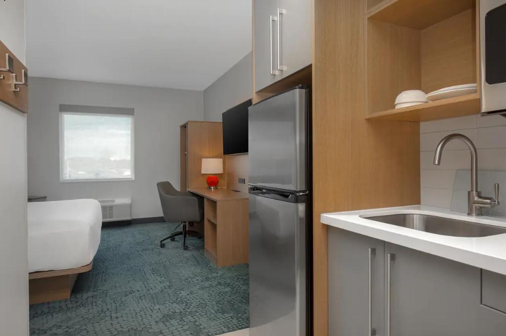 Quality Inn & Suites Prescott ON