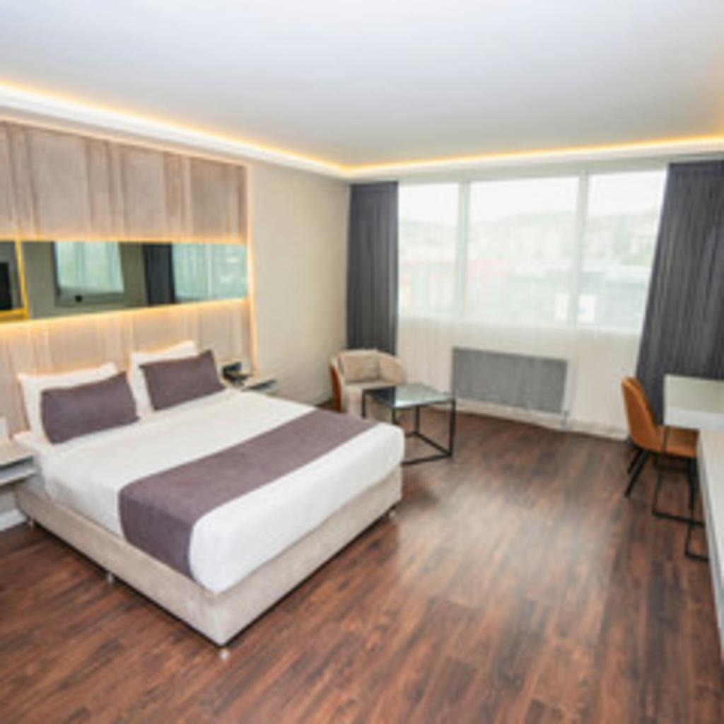 216 Station Suite