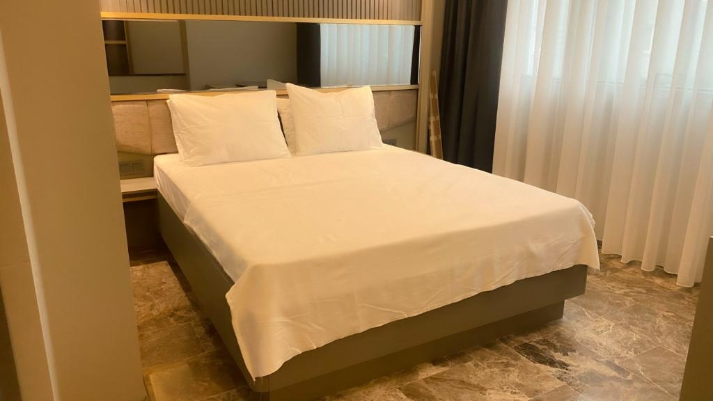 216 Ruby Suite