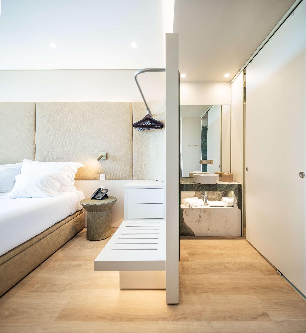 Castelo Suites Hotel