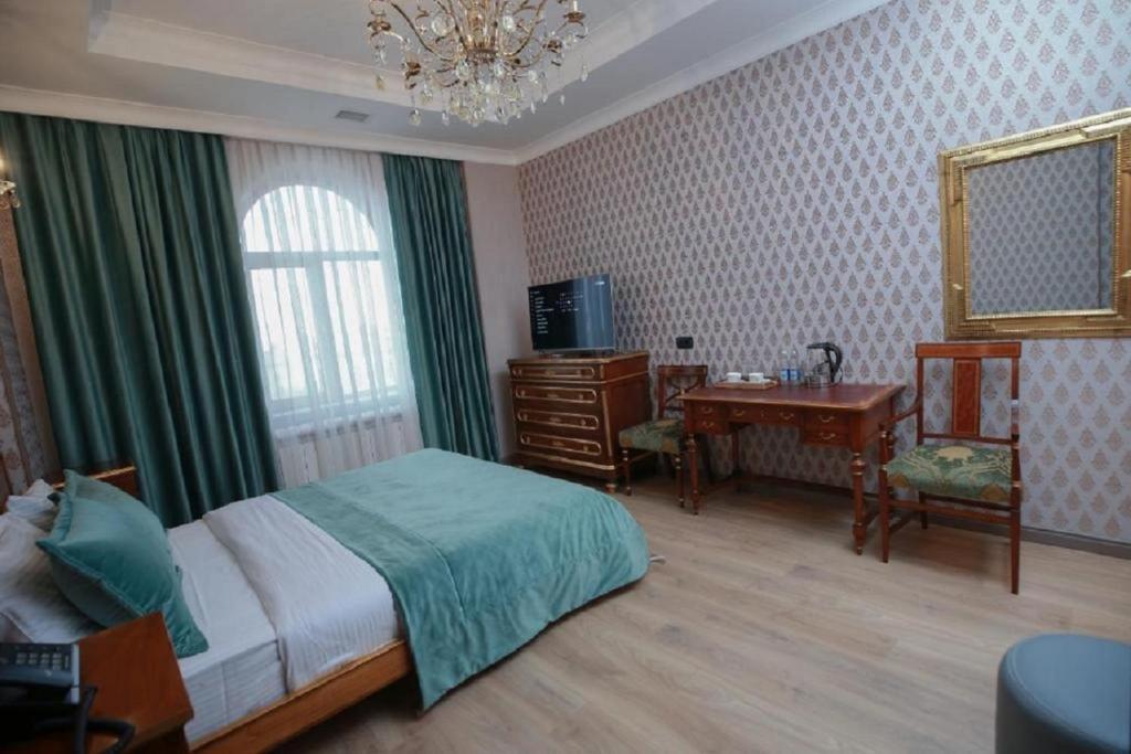 West Inn Palace Hotel