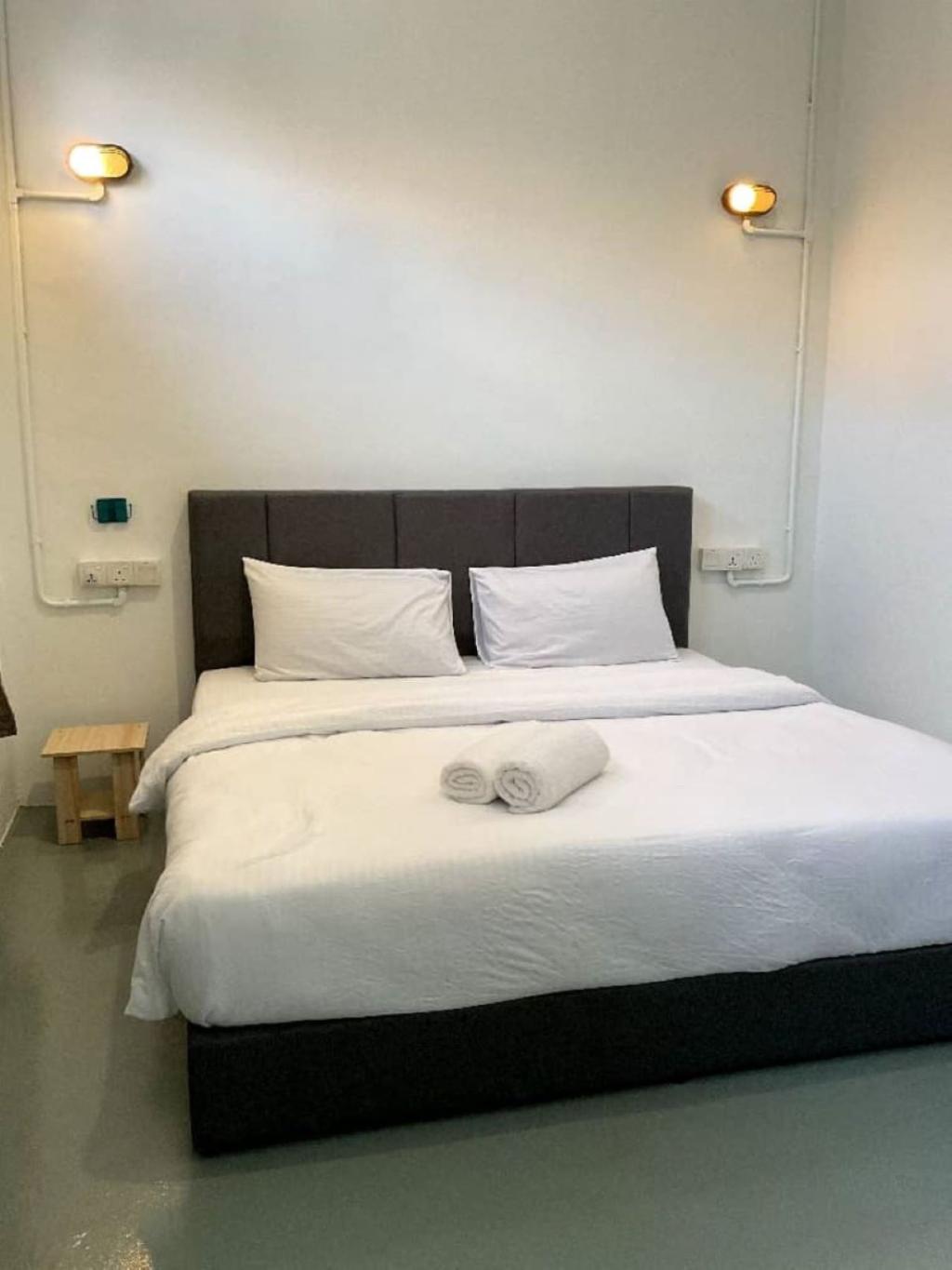 39 Love Lane - Smart Intelligent Inn