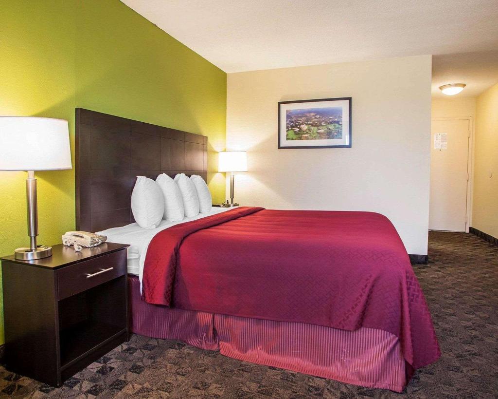 Quality Inn Saint Louis Airport