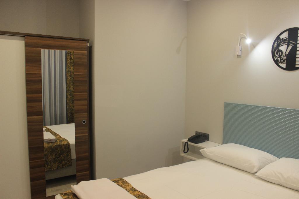 Retro Star Suites