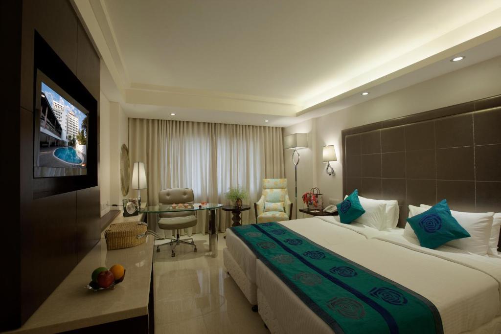 Hotel Savera