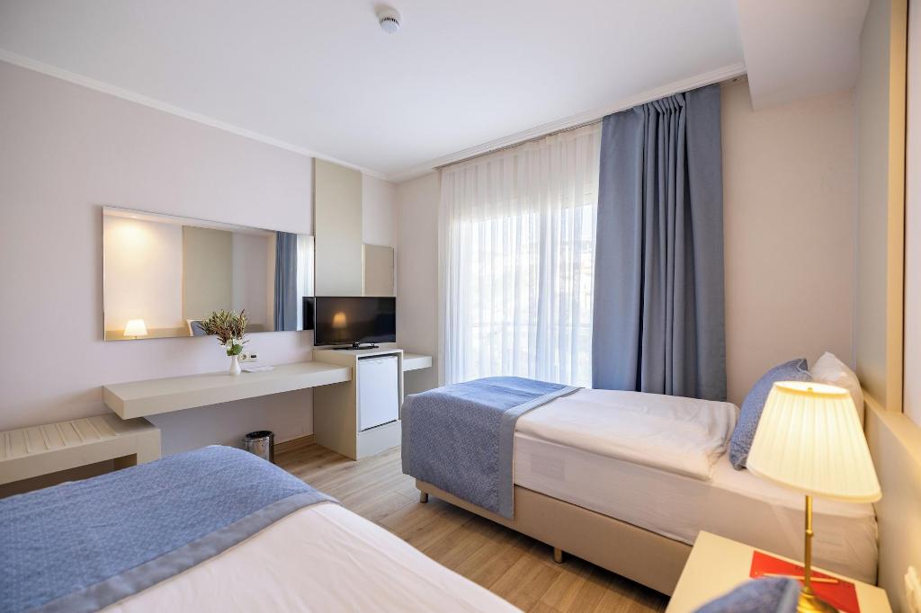 Sisus Marina Çeşme