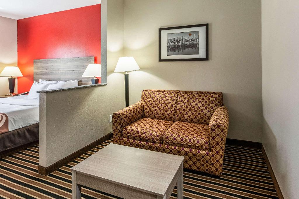 Quality Suites I-44
