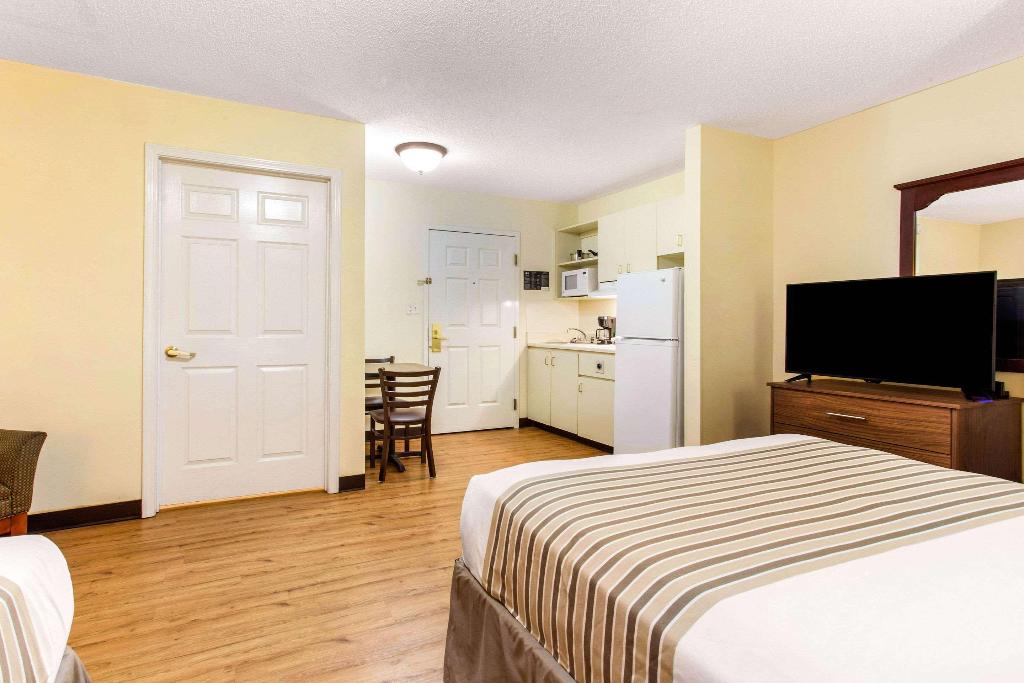 Suburban Extended Stay Hotel Central