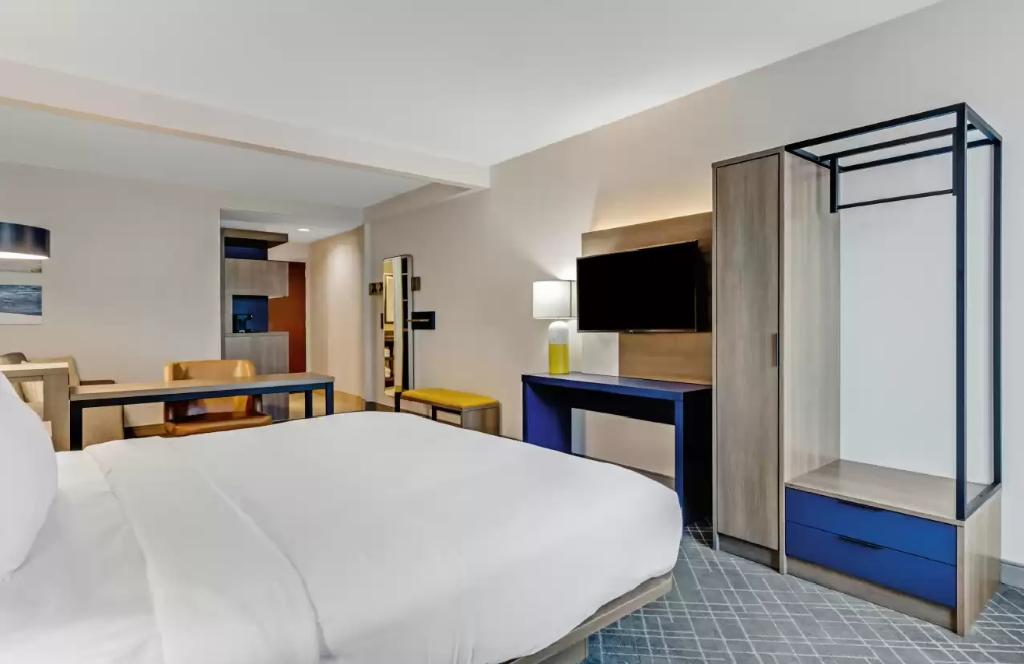 Comfort Suites (Chesapeake)