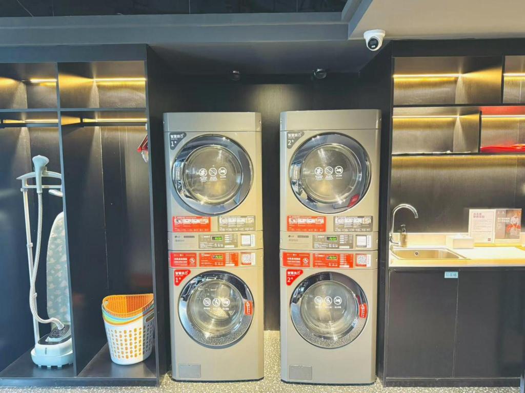 ibis Qingdao Xinduxin CapitaMall Hotel