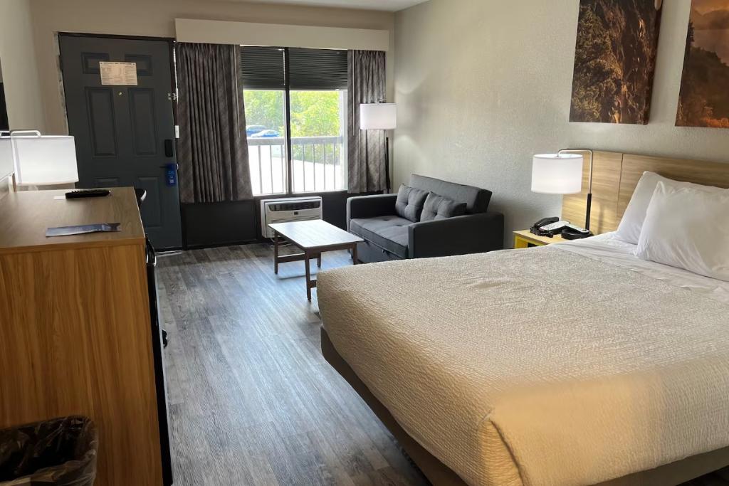 Days Inn By Wyndham Branson Ozarks