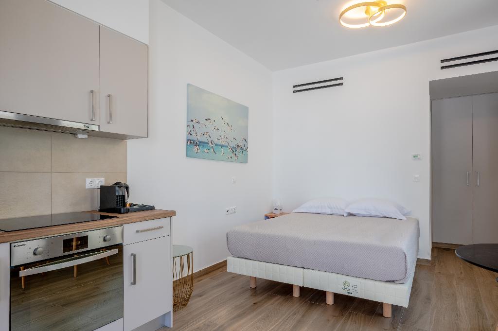 Apeiron  Perissa Apartments