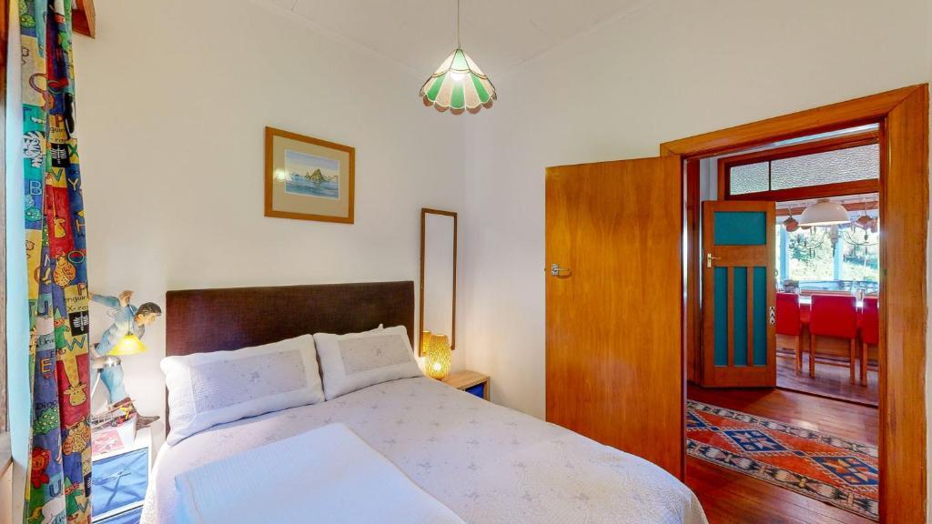 Bluff Hill Lighthouse B&B
