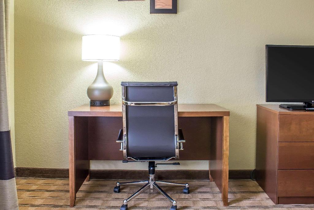 Comfort Inn & Suites Cedar Rapids North