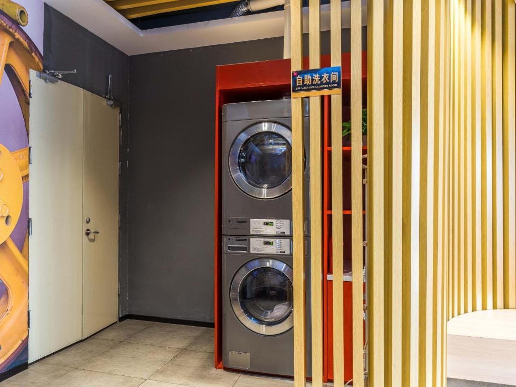 Ibis Hotel (Shenzhen Daxin Subway Station)