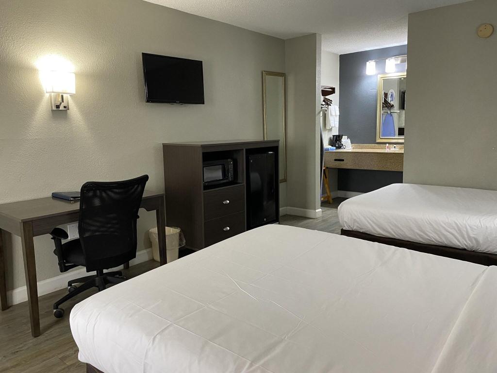 Baymont Inn & Suites Wilmington Nc