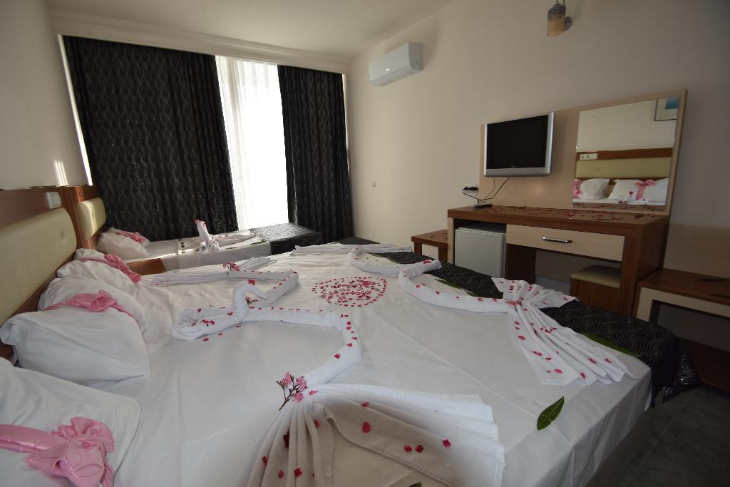 Viva Beach  Hotel