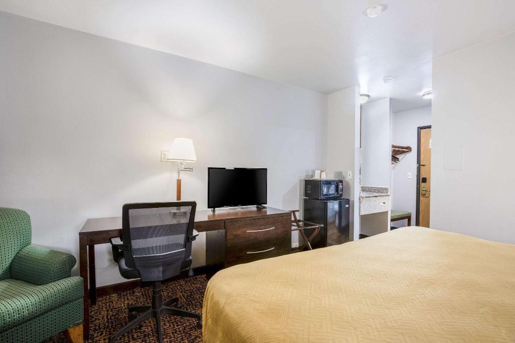 Econo Lodge Milwaukee Airport