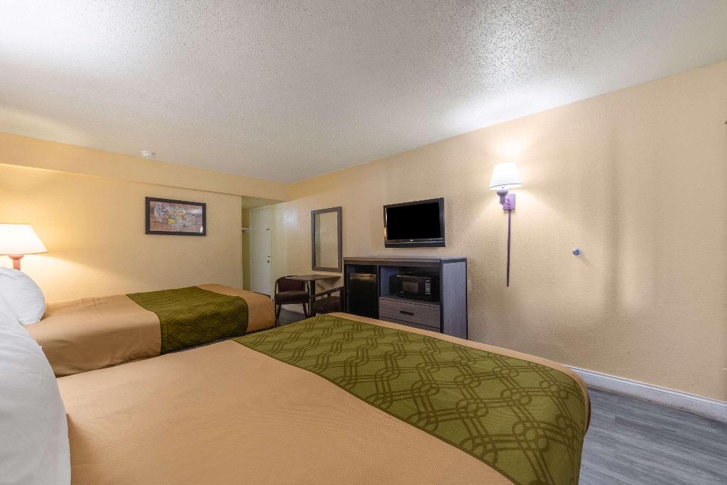 Econo Lodge San Marcos University Area
