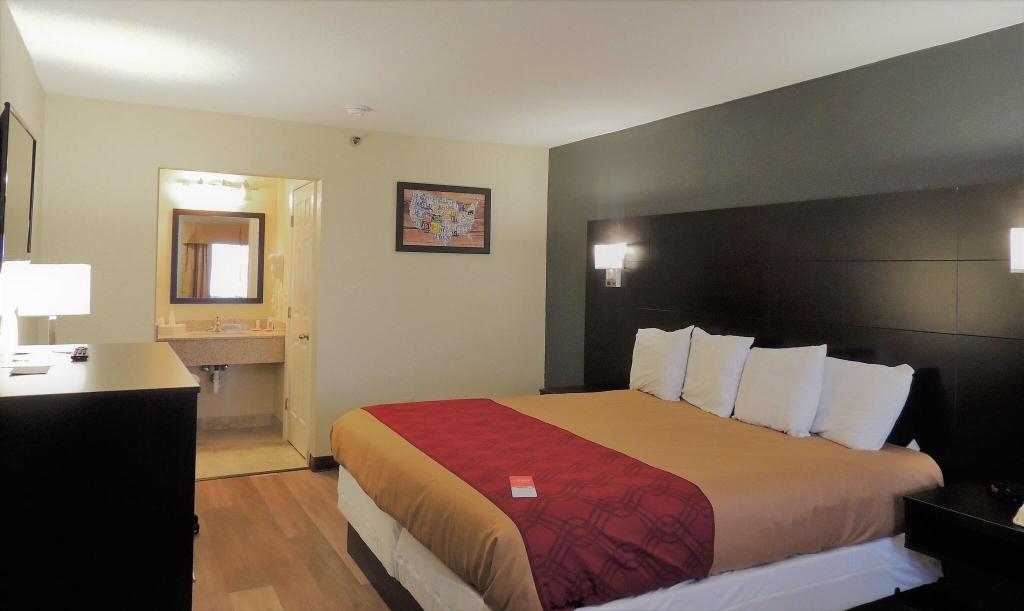 Econo Lodge (Freport)