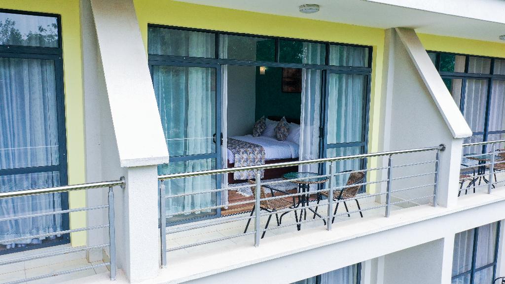 Serene Hidden Hills Hotel