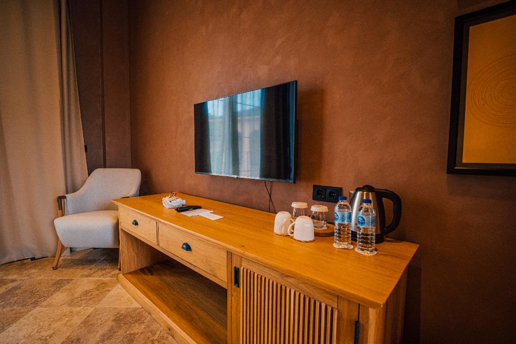 Theremotehotel
