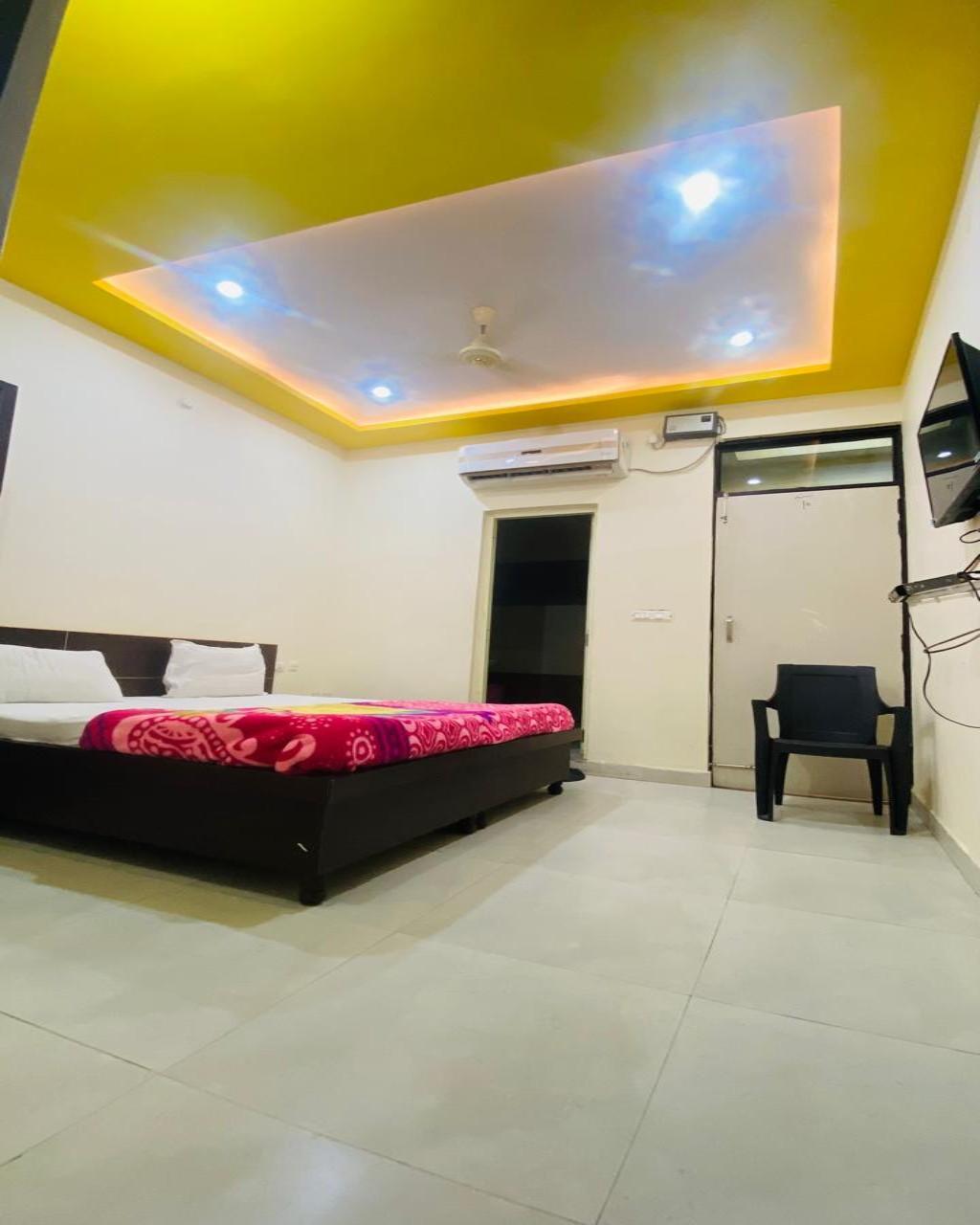 Upmanyu Guest House