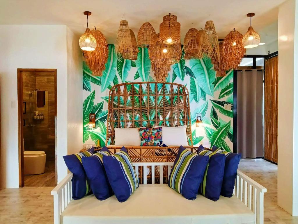 Suites By Eco Hotels