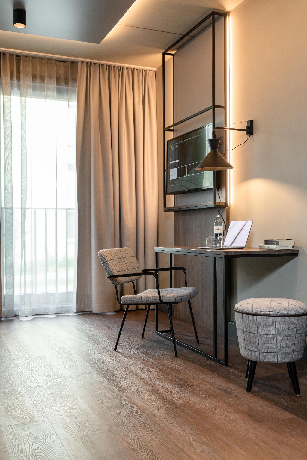 Freshsuites & Bar