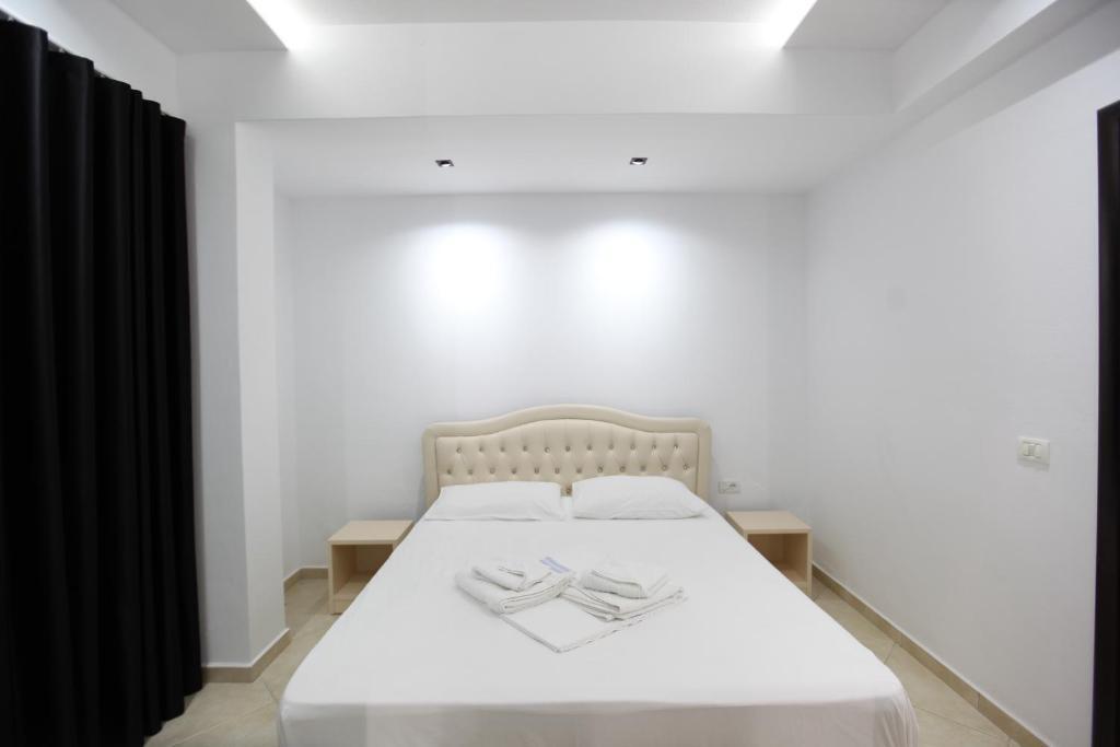Ksamil Central Park Hotel