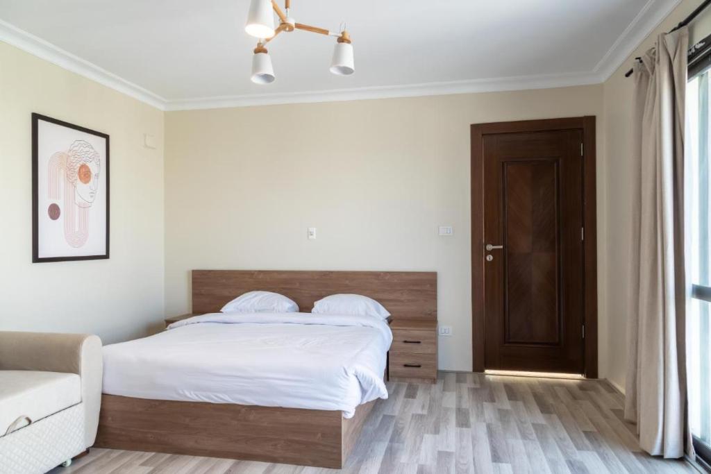 Settle Inn Sodic Eastown Studio